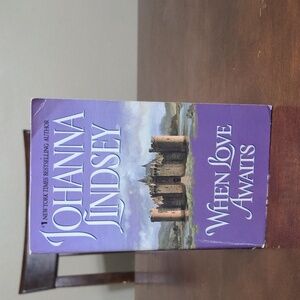 Johanna Lindsey's When Love Awaits
